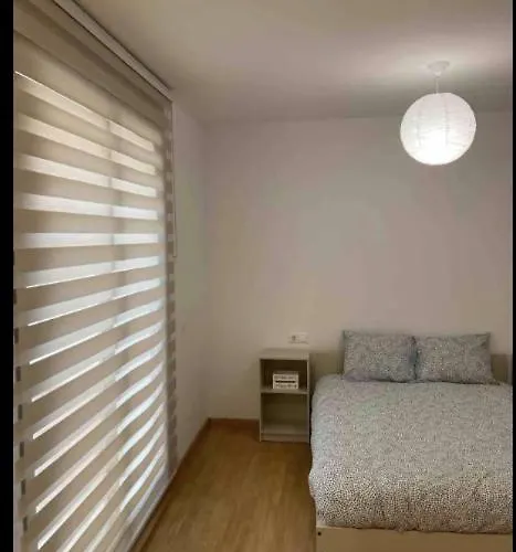 13 Airport Apartment *